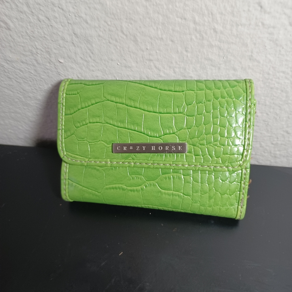 Crazy horse a Liz Claiborne company, Bright Geen Wallet